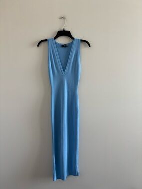 Hera Collection Dress Blue Sleeveless Knit Midi V-Neck Bodycon Medium Minimalist